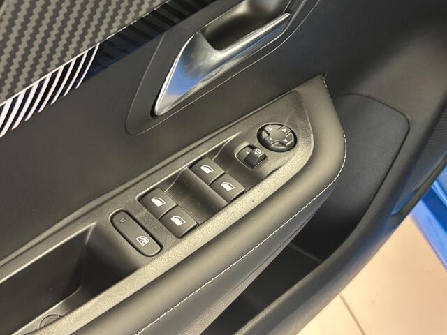 Peugeot 208 1.2 Hybrid 110 e-DCS6 Allure VOORRAAD DEAL | Automaat | Navigatie | 360 camera | Draadloze telefoonlader |