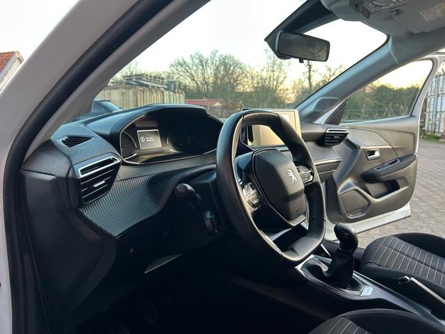 Peugeot 208 1.2 75pk 5 drs active pack ECC,NAVIGATIE,CRUISE,PDC