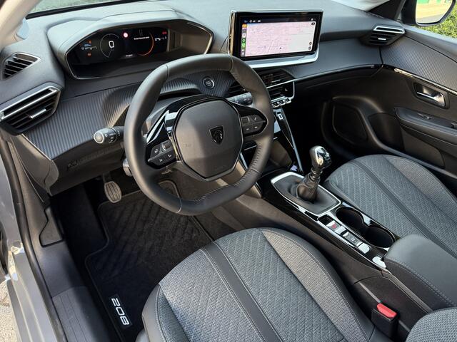 Peugeot 208 1.2 PureTech 100pk Allure Vision-Pack l ACC l BLIS l 360° CAMERA l ECC l LED l NAVI l 13.000km