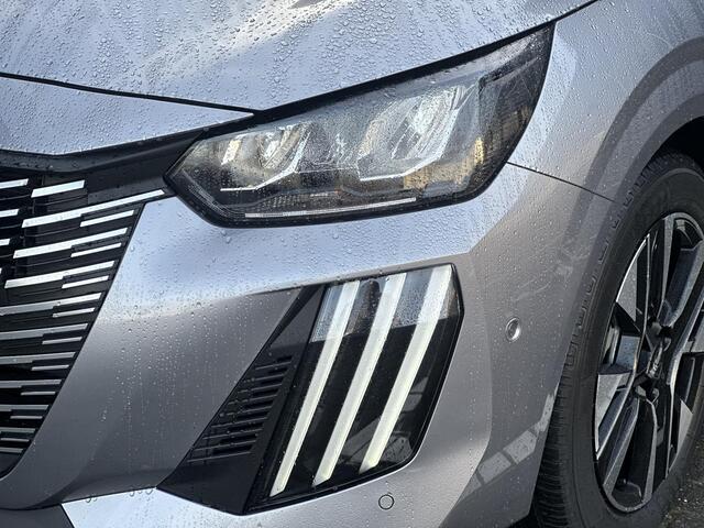 Peugeot 208 1.2 Hybrid 110 e-DCS6 Allure | Adaptieve Cruise Control | Parkeercamera/-sensoren | Apple Carplay/Android Auto | Navigatie | Climate Control | Lichtmetalen velgen | Full LED | Dodehoekdetectie |