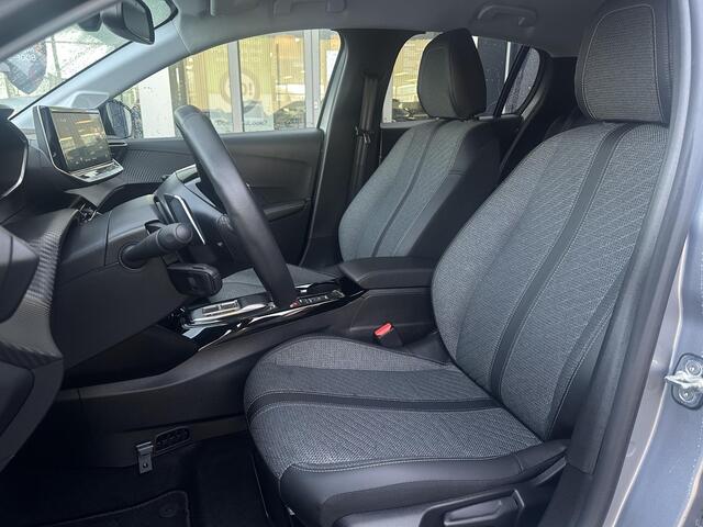 Peugeot 208 1.2 Hybrid 110 e-DCS6 Allure | Adaptieve Cruise Control | Parkeercamera/-sensoren | Apple Carplay/Android Auto | Navigatie | Climate Control | Lichtmetalen velgen | Full LED | Dodehoekdetectie |