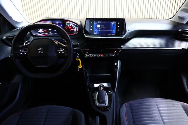 Peugeot 208 1.2 PureTech Allure AUT 1eEIGNR! CARPLAY DAB STOELVW PDC '20