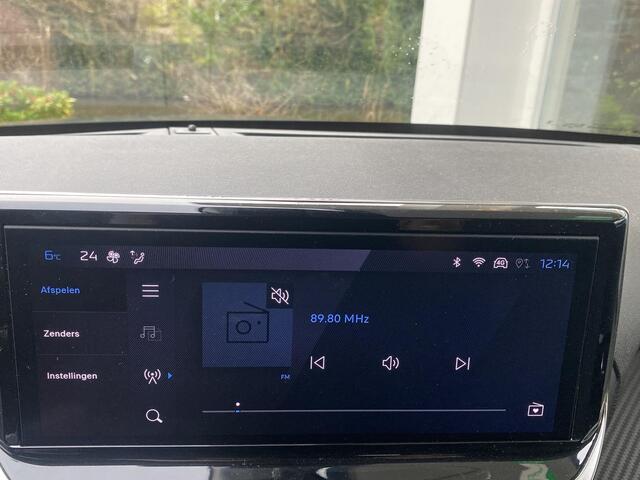 Peugeot 208 1.2 PureTech 100 Allure | Achteruitrijcamera | Apple carplay | Parkeersensoren voor en achter |