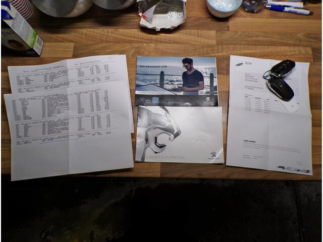 Peugeot 208 1.2 PureTech GT-Line AUTOMAAT PANORAMADAK CAMERA......