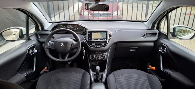 Peugeot 208 1.2 PT. Blue Lion NAP NAVI PDC CarPlay Cruise
