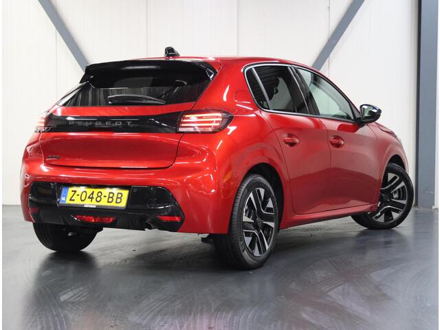 Peugeot 208 1.2 100PK Allure | 1ste eigenaar | AppleCarplay/AndroidAuto | Parkeersensoren | FULL LED | Navigatie | Lederen Stuurwiel | Climate Control | Cruise Control | 16" LMV | Isofix | Privacy Glass |