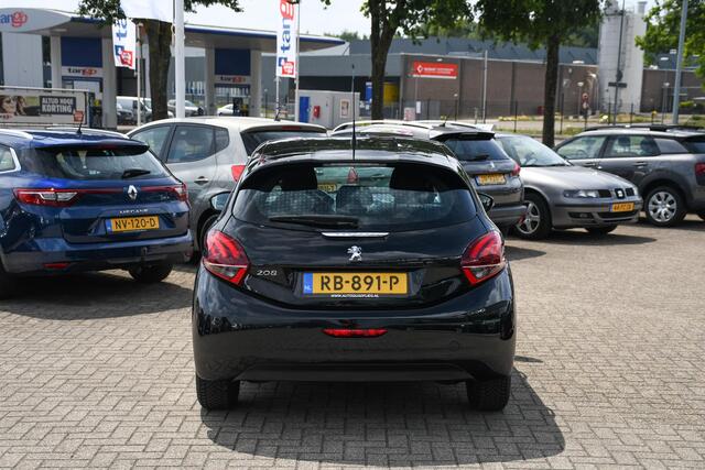 Peugeot 208 1.2 Active DAB/ APPLE-CARPLAY/ NAVI/ PDC