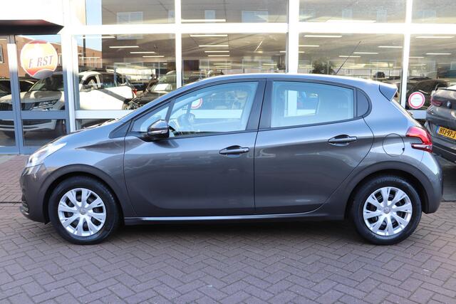 Peugeot 208 1.2 PureTech Active automaat. Lage Km stand.