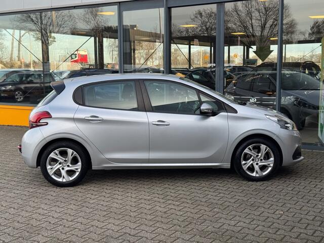 Peugeot 208 1.2 PureTech Blue Lion - Carplay - all season - trekhaak