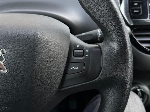 Peugeot 208 1.2 PureTech Blue Lion - Carplay - all season - trekhaak
