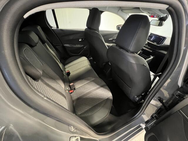 Peugeot 208 Hybrid 100 e-DCS6 Allure | Navigatie/Android/Apple Carplay | LM Velgen 16" | Parkeersensoren Voor en Achter | Cruise Control | DAB | Airco |