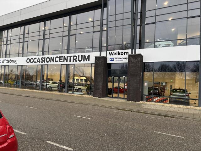 Peugeot 208 Hybrid 100 e-DCS6 Allure P4