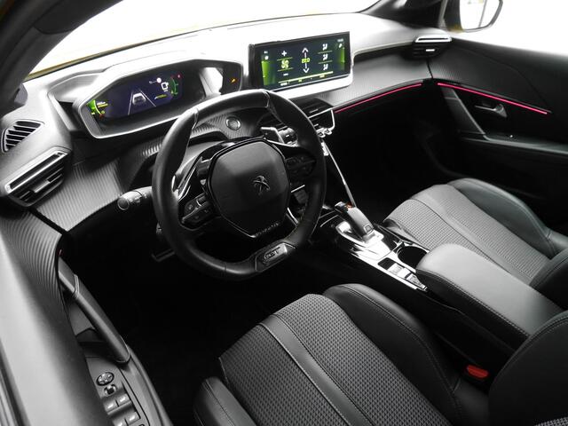 Peugeot 208 1.2 PureTech GT | Lage km.stand | Keyless start | Full led | 17 inch lichtmetalen velgen | Trekhaak | Parkeersensoren voor en achter | Achteruitrijcamera | Climate control | Cruise control