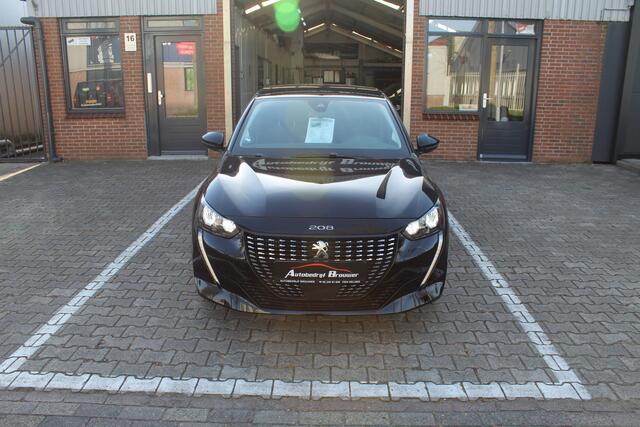 Peugeot 208 1.2 PureTech Allure 100pk / Open & Go Keyless Entry Apple CarPlay Android Auto