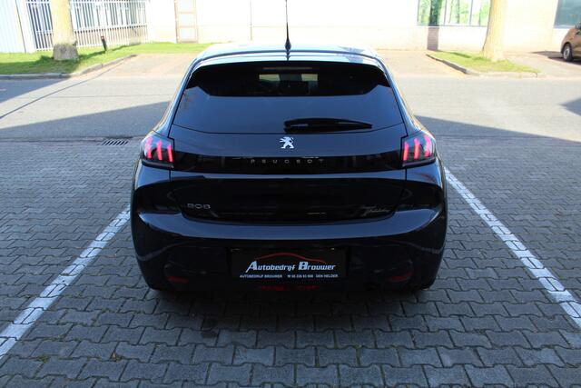 Peugeot 208 1.2 PureTech Allure 100pk / Open & Go Keyless Entry Apple CarPlay Android Auto