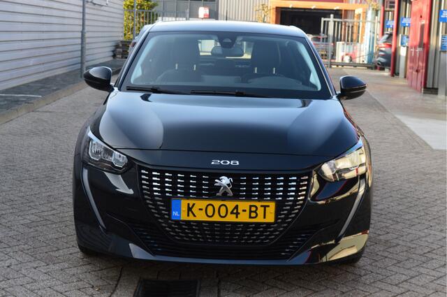 Peugeot 208 1.2 PureTech Allure O.a: Carplay, DAB, Clima, Cruise, PDC, Rijklaar, Etc. All-in prijs!