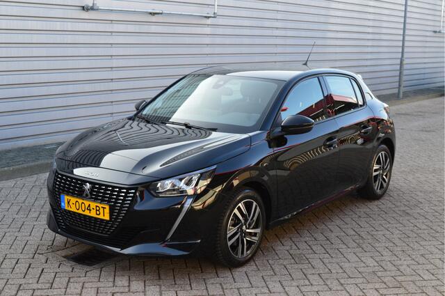 Peugeot 208 1.2 PureTech Allure O.a: Carplay, DAB, Clima, Cruise, PDC, Rijklaar, Etc. All-in prijs!