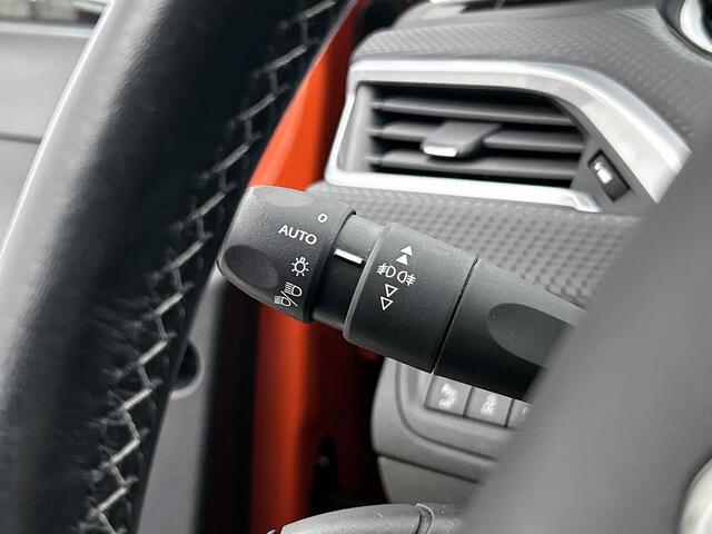 Peugeot 208 110 pk Allure | Rijklaar | Panoramadak | Apple Carplay | Parkeersensoren |