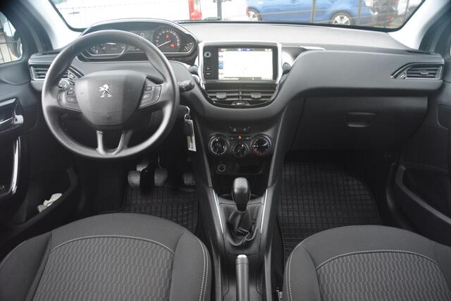 Peugeot 208 1.6 BlueHDi Blue Lease onderhoudshistorie aanwezig laatste beurt bij 155000km met oa cruise control cv navigatie trekhaak pdc airco