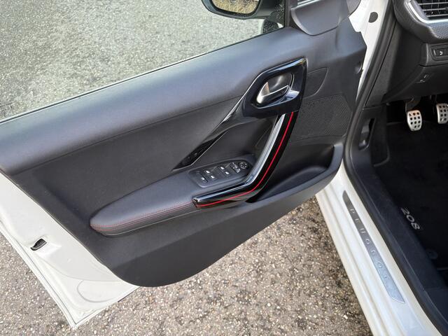 Peugeot 208 1.2 PureTech GT-line / NAVI / AIRCO ECC / CRUISE / 81dkm! NAP!