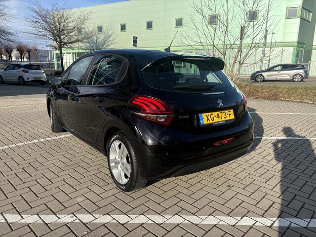 Peugeot 208 1.2 PureTech Signature carplay | AIRCO | lage kilometerstand