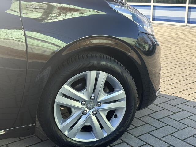 Peugeot 208 1.2 PureTech Signature carplay | AIRCO | lage kilometerstand