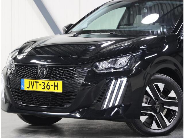 Peugeot 208 Hybrid 100PK e-DCS6 Style | 1ste eigenaar | AppleCarplay/AndroidAuto | Camera | Parkeersensoren | FULL LED | Navigatie | Lederen Stuurwiel | Climate Control | Cruise Control | 16" LMV | Isofix | Privacy Glass |