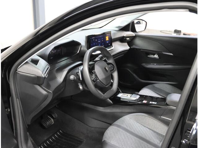 Peugeot 208 Hybrid 100PK e-DCS6 Style | 1ste eigenaar | AppleCarplay/AndroidAuto | Camera | Parkeersensoren | FULL LED | Navigatie | Lederen Stuurwiel | Climate Control | Cruise Control | 16" LMV | Isofix | Privacy Glass |