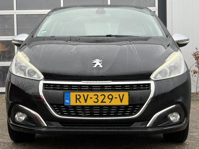Peugeot 208 1.2 PureTech Blue Lease Executive 82pk | Nieuwe Distributieriem | Bluetooth | Cruise control | Electronic climate control | Navigatiesysteem full map | Parkeersensor achter | Trekhaak | Dealer onderhouden!