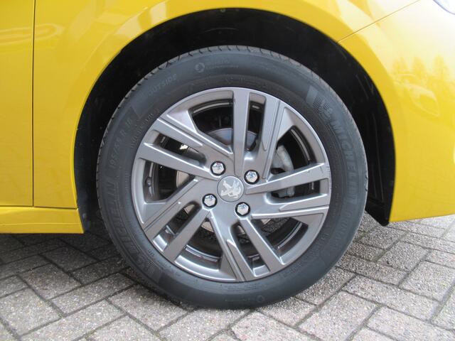 Peugeot 208 1.2 PureTech Active Pack | Clima-Airco | Carplay | 1ste Eigenaar | Incl. BOVAG Garantie | Cruise control | Parkeersensoren |