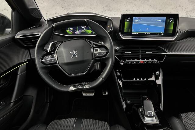 Peugeot 208 1.2 PureTech GT | Camera | LED | Trekhaak | Panoramadak | Half leder | LED