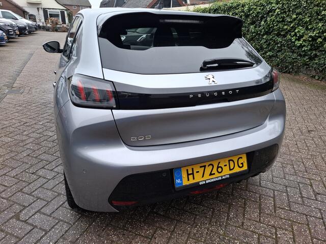 Peugeot 208 1.2 PureTech Allure CARPLAY/LED/NAVI/PDC.A/CLIMAT 100PK