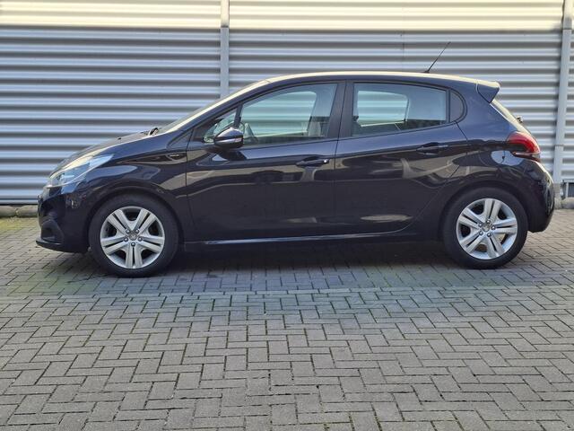 Peugeot 208 1.2 Signature Nav/Airco/Cruise/Park