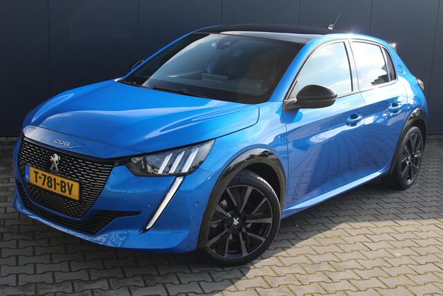 Peugeot 208 1.2 PureTech GT Automaat | Incl. 12 maanden garantie | 3D Virtual cockpit | 360 Camera | Stoelverwarming | PDC rondom | Keyless entry + go | 17" LMV | Schakelflippers | Grootlicht assistent | Lane assist | Panoramadak | Zwarte hemelbekleding | DAB+ | Appl