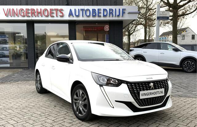 Peugeot 208 Benzine * Automaat * 100 Pk Style JXX-10-S. * Navigatie * Airco * Achteruitrij Camera * Cruise Control * Apple Carplay / Android Auto * L.M. Velgen * Vingerhoets; Vierde Generatie Eersteklas Service. Al meer dan 100 jaar een begrip in de Brabantse Kempen.