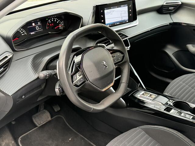 Peugeot 208 Benzine * Automaat * 100 Pk Style JXX-10-S. * Navigatie * Airco * Achteruitrij Camera * Cruise Control * Apple Carplay / Android Auto * L.M. Velgen * Vingerhoets; Vierde Generatie Eersteklas Service. Al meer dan 100 jaar een begrip in de Brabantse Kempen.