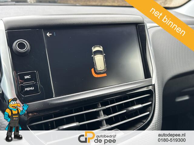Peugeot 208 1.2 PureTech Signature GARANTIE/AIRCO/CARPLAY/PDC/NAVI/CRUISE/LICHTMETAAL rijklaarprijs!