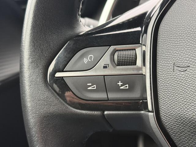 Peugeot 208 1.2 PureTech Blue Lease Allure Automaat / Dealer Onderhouden / Trekhaak / 1200 KG Trekgewicht / Stoel Verwarming / Achteruitrij Camera / Apple Carplay&Android Auto /