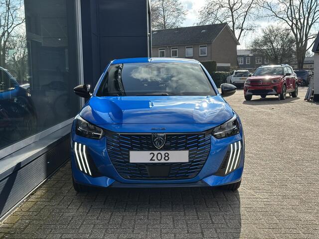 Peugeot 208 1.2 Hybrid GT Automaat | Nieuwe Auto | Meest Complete Uitvoering | 360 Graden Camera | Navigatie | Keyless Entry & Start | Full LED Verlichting | Climate Control | 17" Lichtmetalen Velgen | Parkeersensoren V+A | Dakspoiler Zwart |