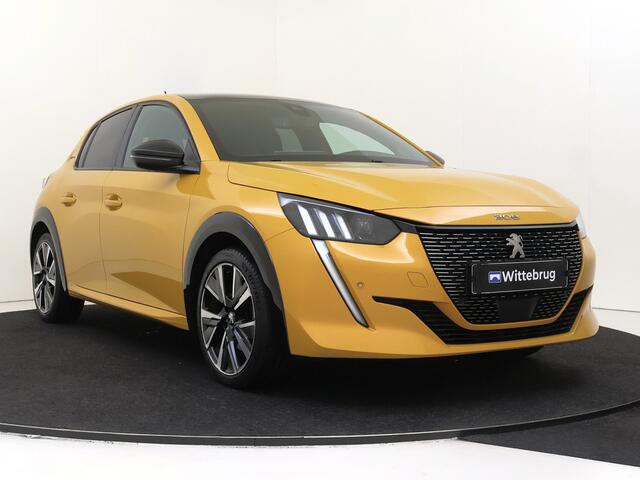 Peugeot 208 1.2 PureTech GT-Line I AUTOMAAT I NAVIGATIE I ACHTERUITRIJCAMERA I PANORAMADAK I L.M. VELGEN I