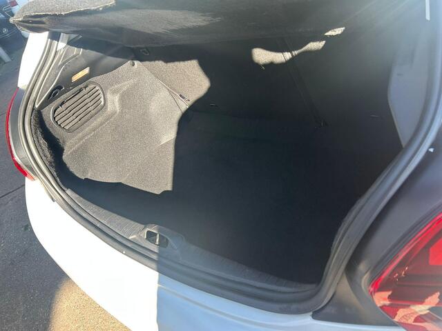 Peugeot 208 1.2 PureTech Blue Lease Executive Clima, PDC achter