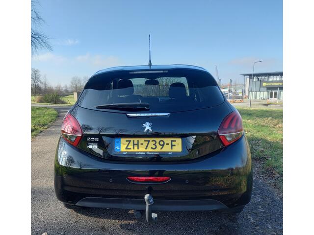 Peugeot 208 1.2 PureTech Signature