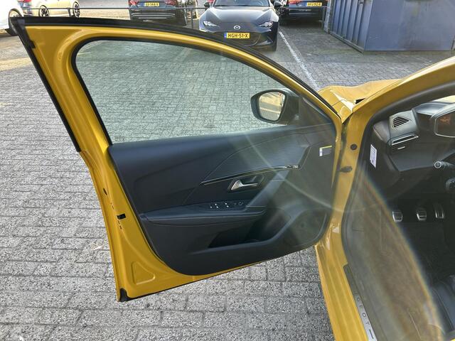 Peugeot 208 1.2 PureTech GT-Line | Climate control| Panoramadak| Navigatie| Apple Carplay| Led koplampen| Cruise control Adaptief|