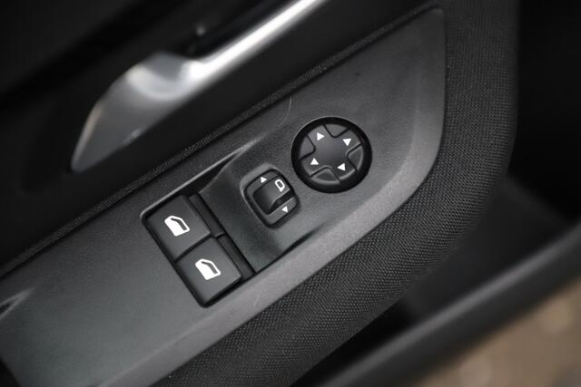 Peugeot 208 1.2 PureTech Active Navigatie Carplay Android Airco Cruise Control Rijstrooksensor Parkeersensor