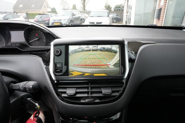 Peugeot 208 1.2 PURETECH, PANO, AUTOMAAT. CAMERA,ALL IN PRIJS