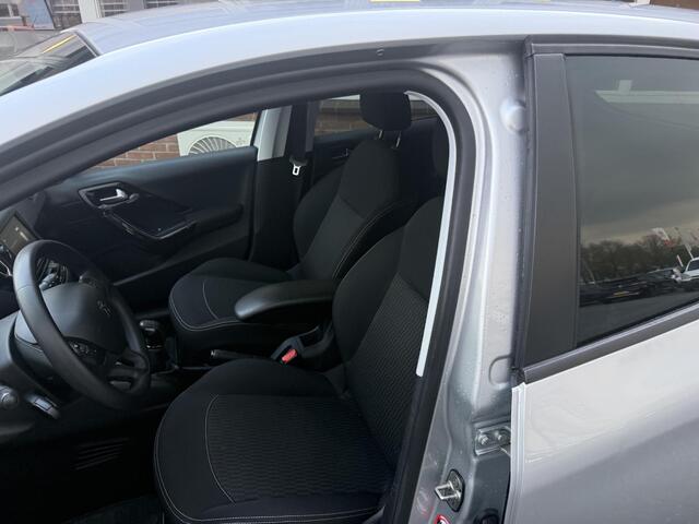 Peugeot 208 1.2 PureTech Blue Lion