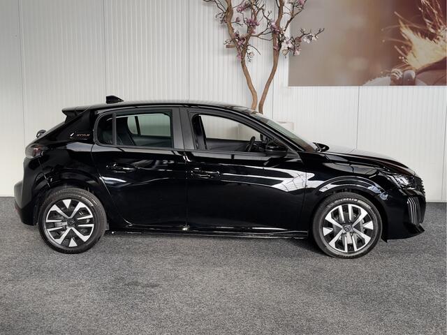 Peugeot 208 1.2 STYLE 100PK MODEL 2025 NAVIGATIE CRUISE CONTROL APPLE CARPLAY/ANDROID AIRCO BLUETOOTH TELEFOON RIJSTROOKSENSOREN PDC ZEER MOOI !! 3010