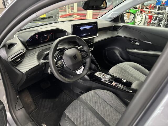 Peugeot 208 1.2 Hybrid 110 e-DCS6 Allure / Distributieketting / Navi / Applecarplay/androidAuto / Cruise Control /