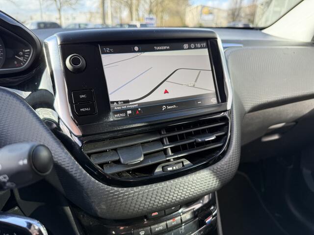 Peugeot 208 1.2 PureTech Allure | Navigatie | Climate Control | PDC | APK 29-04-2027 |