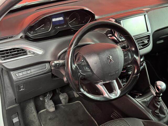Peugeot 208 1.2 PureTech Allure | Navigatie | Climate Control | PDC | APK 29-04-2027 |